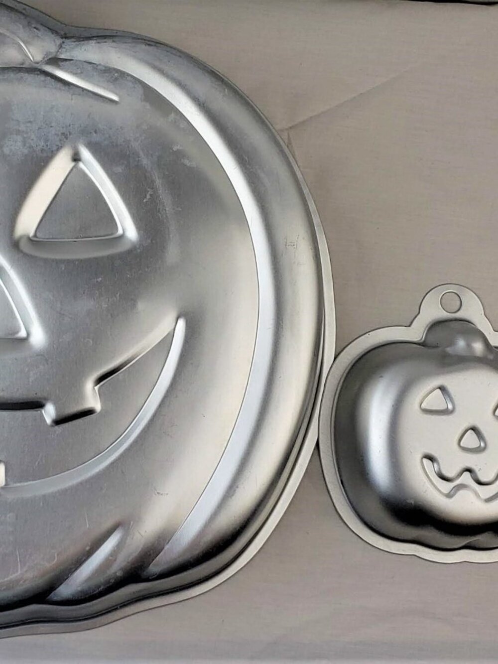 Vintage Wilton Pumpkin Cake Pan + Mini Pumpkin Pan Jack O Lantern 1981 Halloween